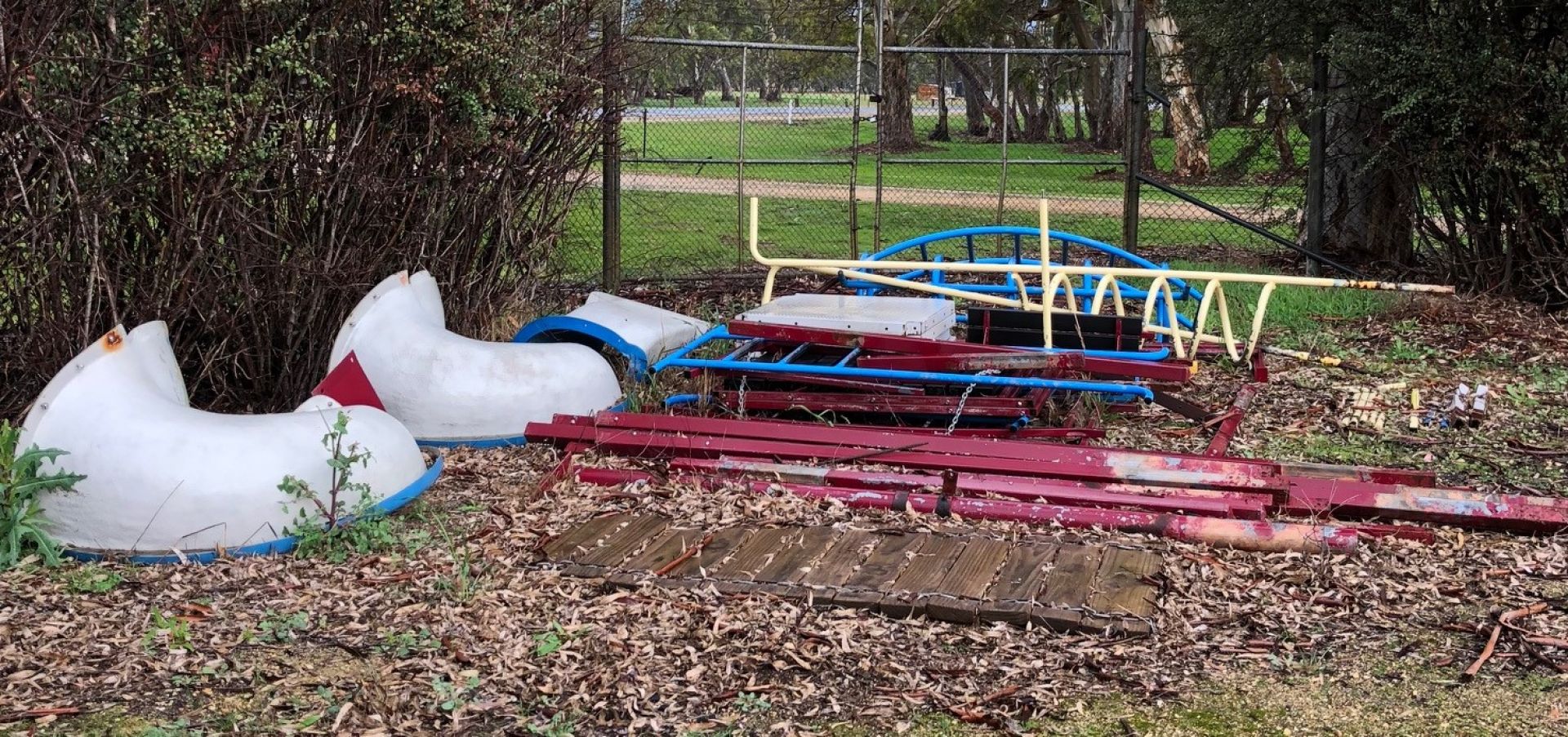 Old Lucindale Playground Equipment