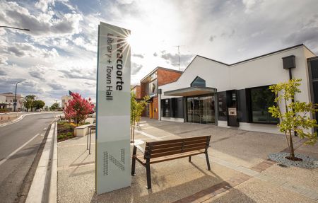 Naracoorte Library & Town Hall
